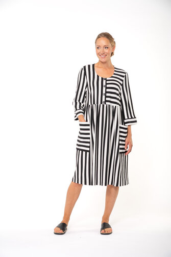 Minerva Stripes -mekko, mustavalkoinen