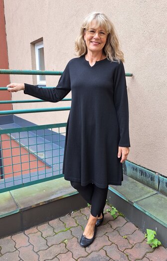 Teresa Knit -neuletunikamekko musta