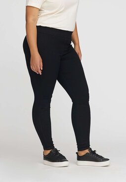Serene Slim Short -trousers, black