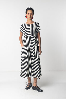 Aida Stripes -mekko, mustavalkoinen