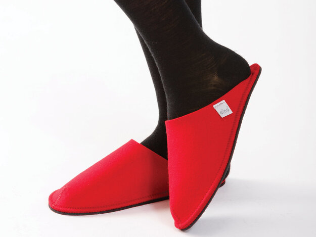 Unelias wool slippers